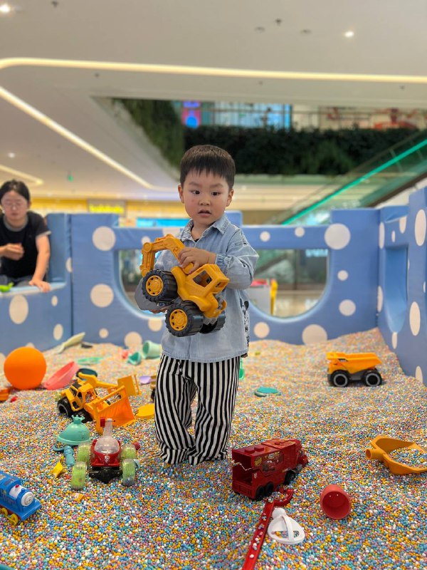 儿童节挖沙子儿童节挖沙子